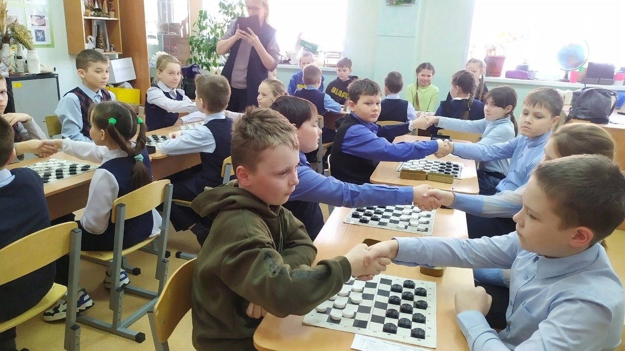 Районное командное первенство по Русским Шашкам среди учащихся начальных классов.